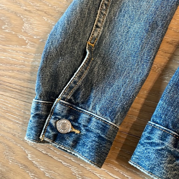 Levi’s Jean Jacket - Picture 8 of 9